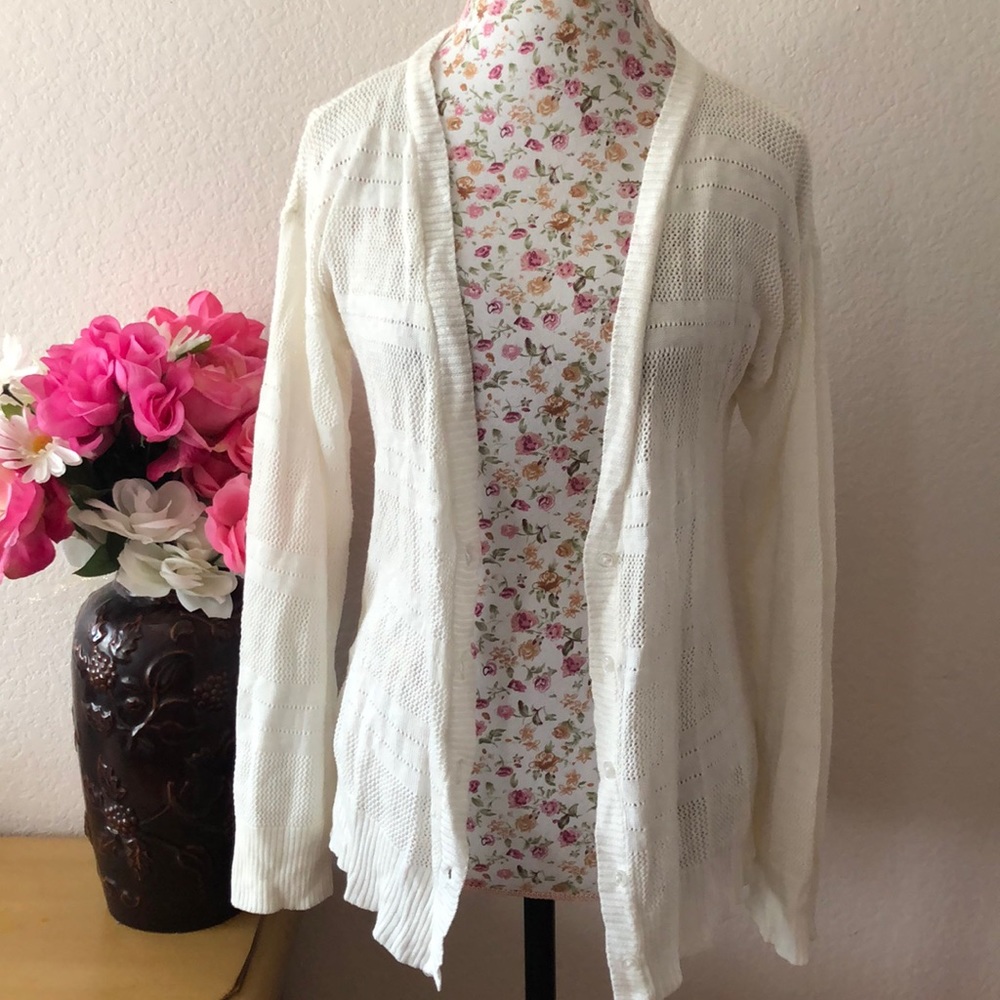 l.e.i White Cardigan